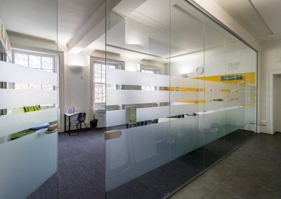 BrookhouseUK Education Furniture - Eaton Square Classroom - Glass partition