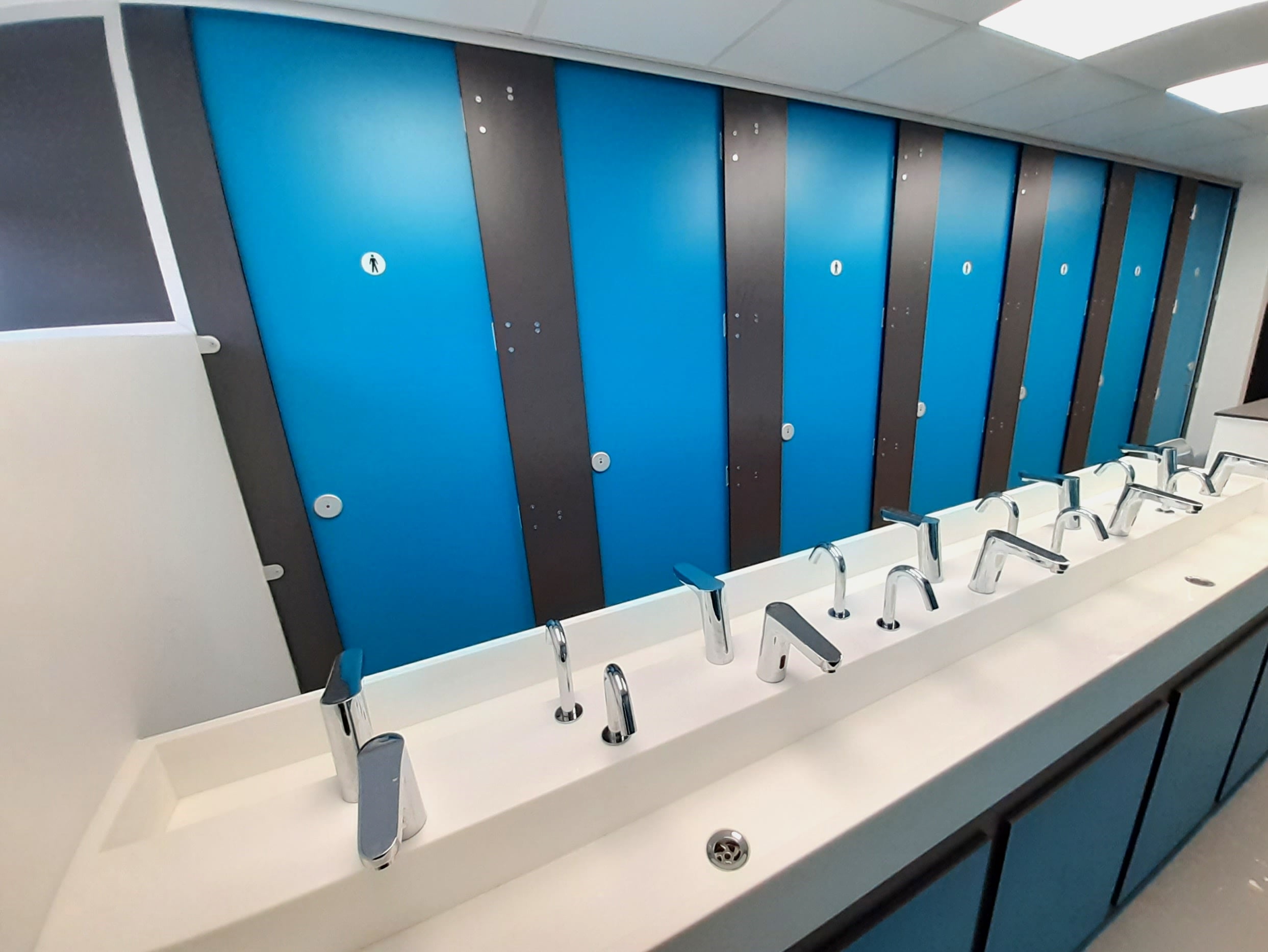 Ashcombe-School-Washrooms-Refurbishment-Unisex-16