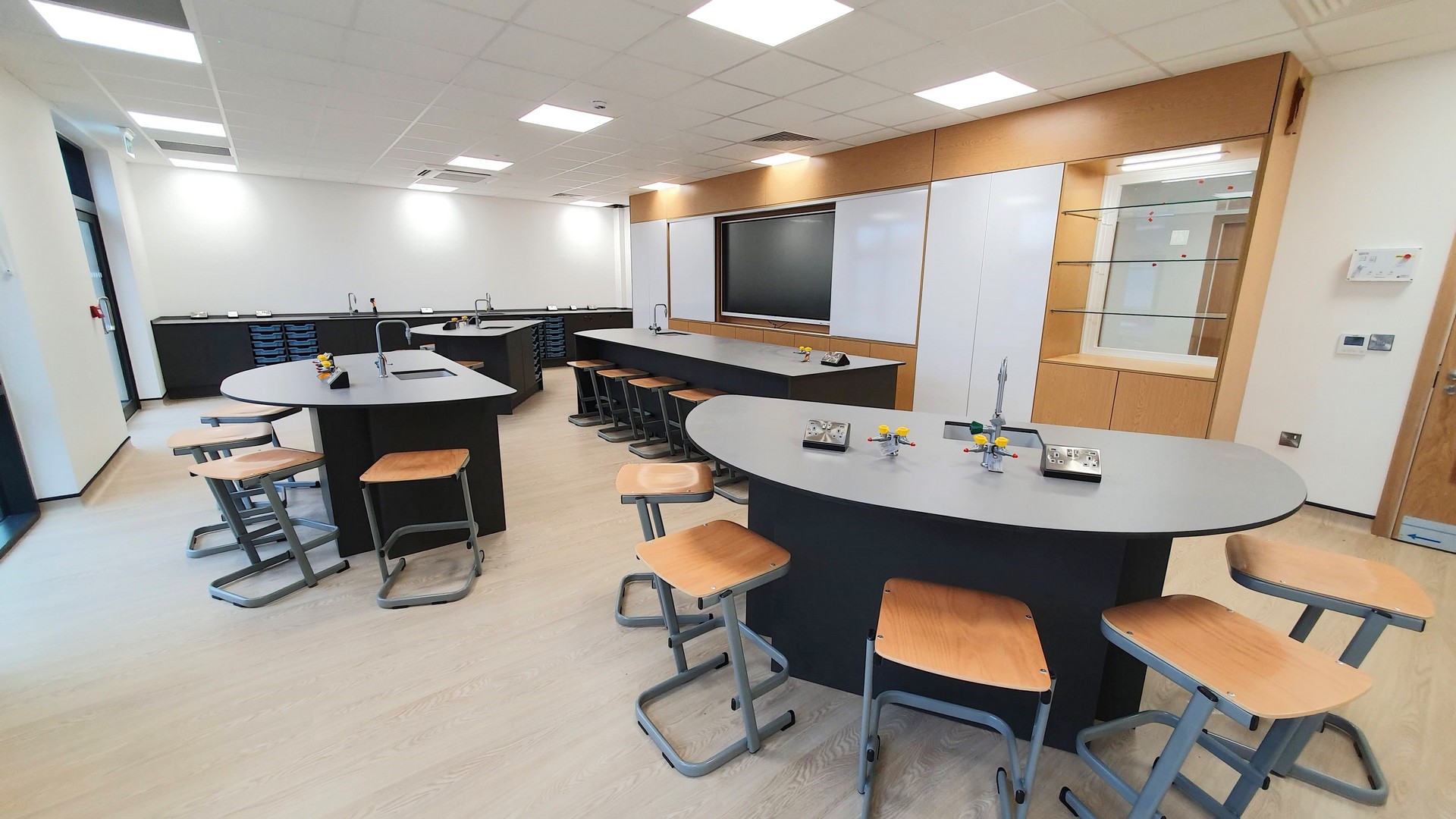 Cranmore Science & Technology Block - Laboratory (8)